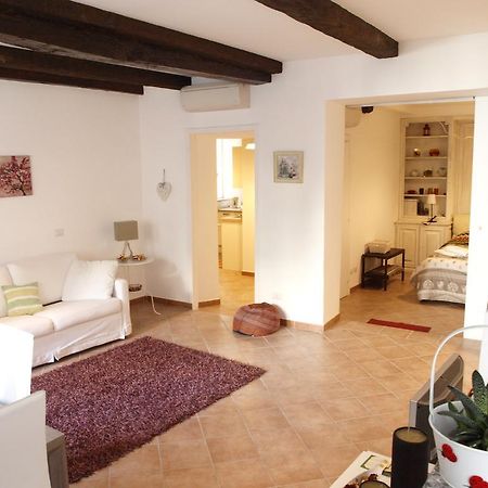 Il Salotto Di Via Giulia Apartment Rome Room photo